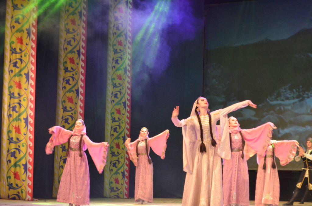 Презентация Ансамбля песни и танца