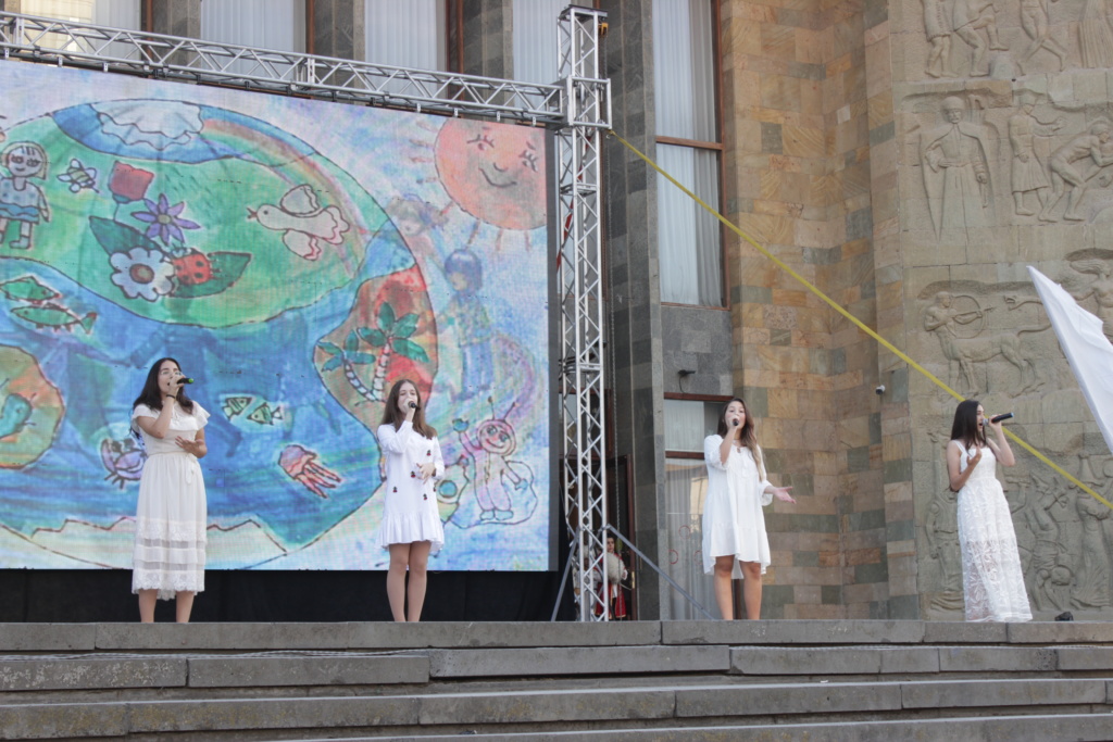 В Махачкале прошла акция-концерт ко Дню солидарности в борьбе с терроризмом